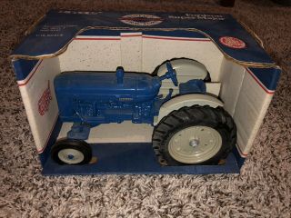 Ertl - Fordson Major Tractor 1:16 Scale Die - Cast Nib,  Pre - Owned Ford