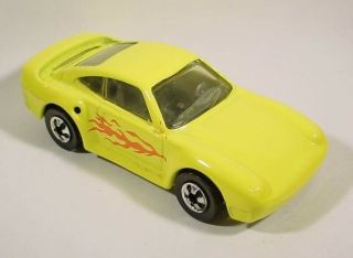 Hot Wheels Yellow W/ Flames Porsche 959 (set Car) Loose
