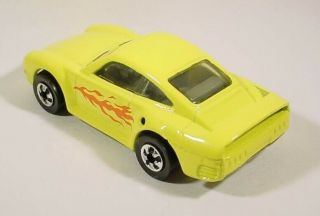 Hot Wheels Yellow w/ Flames Porsche 959 (Set Car) Loose 2