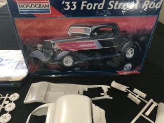 1933 ’33 Ford Street Rod Monogram 1:24 Model Kit