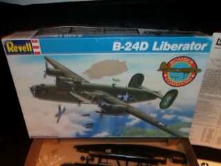 Vintage Revell 1:72 B - 24d Liberator Bomber Command Plastic Model Airplane Kit