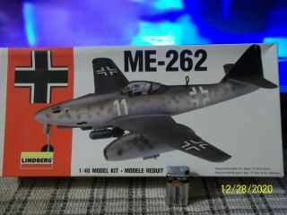 Unbuilt 1/48 " Me - 262 " Ww2 German Jet Fighter Lindberg 70551