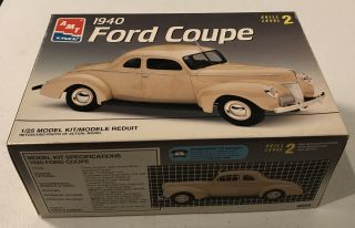 1:25 Amt Ertl 8056 1940 Ford Coupe