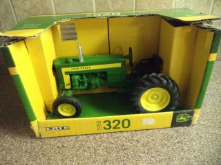 2010 Ertl 1/16 1956 John Deere 320 Utility Tractor Farm Toy 45219