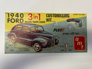 Vintage,  Amt 40 Ford Deluxe Tudor Sdn,  Partial Kit,  Un Built Kit,  Open Box
