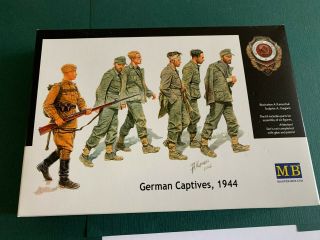 1/35 German Captives,  1944 Model Kit By Master Box