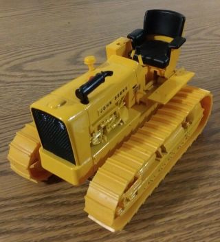 Ertl 1/16 Scale John Deere 1010 Crawler Industrial Yellow Toy Tractor Diecast