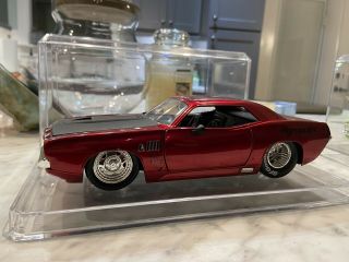 Jada 1/24 Bigtime Muscle Candy Red 1970 Plymouth Cuda W/ Display Case