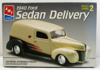 Amt 1940 Ford Sedan Delivery 3 In 1 Model Kit 8215 1/25 Scale (1997) Opened