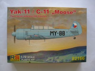 1|72 Model Plane Yak - 11/c - 11 Moose Two Seated Advanced Trainer Rs Model D12 - 1737