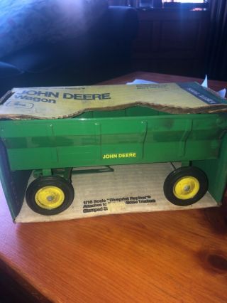 Vintage Ertl 1/16 John Deere Flare Box Wagon Nib Stock 529