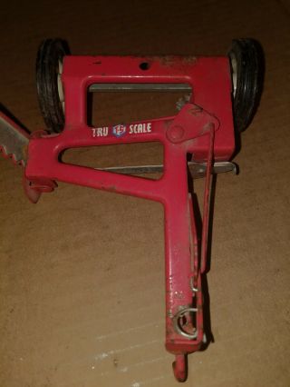 Vintage red Tru Scale tractor sickle bar mower hay cutter 3