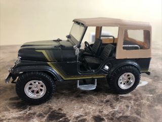 Vintage 1970’s Jeep Cj - 7 1/24 Scale Plastic Model Kit - Barn Find