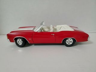 Maisto 1:18 Diecast Red 1972 Chevrolet Chevelle Ss 454 Convertible Cowl Hood