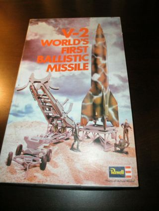 1/69 German V - 2 Missile W/trailer Launch Pad And Figures By Revell 1972 T