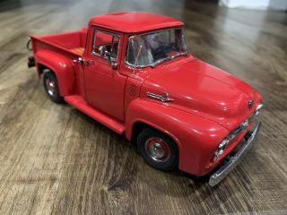Danbury Red 1956 Ford F - 100 Pickup Truck 1:24 Die Cast Car,  Exc Cond