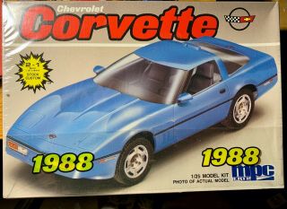 Mpc 1988 Chevrolet Corvette Coupe 2 In 1 Model Kit 6205 1/25 Scale