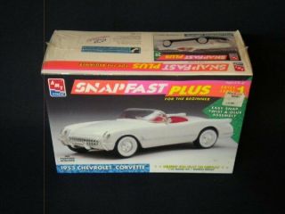 Amt/ertl Snapfast 53 Chevrolet Corvette 1/25 Kit