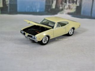 1969 69 Olds Oldsmobile Cutlass 442 Collectible Or Diorama Display Model 1/64