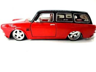 Maisto 1967 Volkswagen Vw 1600 Squareback Bugz Allstars Red & Black 1:24 C259