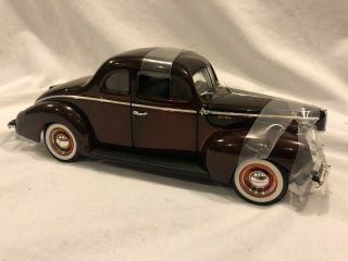 Ertl 1940 Ford Deluxe Business Coupe Maroon 1:18 Diecast