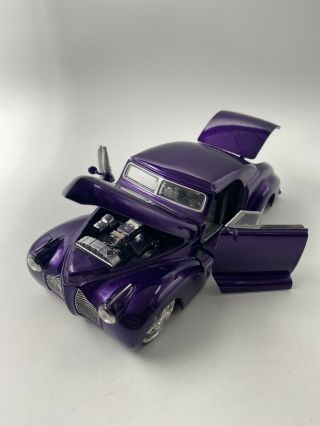 Dub City 1/24 Purple 1940 Pontiac Business Coupe Die - Cast Car
