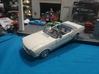 Danbury,  1966 Ford Mustang Convertible,  1/24 Scale Die Cast Model,