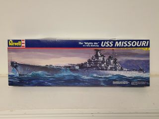 Mighty Mo Uss Missouri Us Navy Battleship Revell 1/535 [open Box,  Parts]