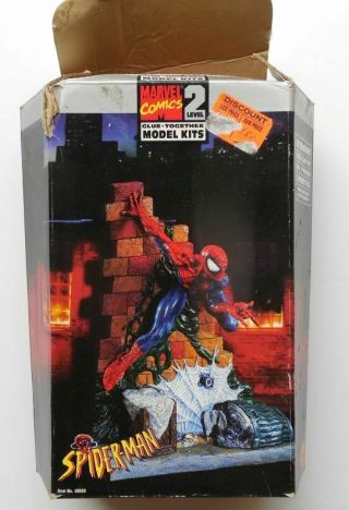 Spider - Man 1/12 Toy Biz Glue Together Skill Level 2 Model Kit 48658