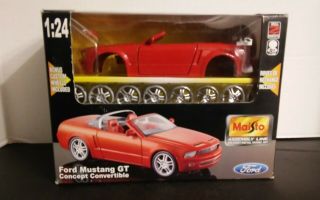 Die - Cast Maisto Ford Mustang Gt Concept Convertible 1/25 Scale