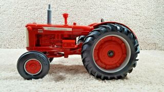 1995 Ertl 1/16 Scale Diecast International Harvester 650 Diesel Tractor Farm Toy