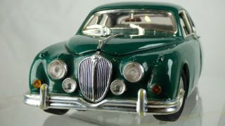 Maisto Special Edition 1959 Jaguar Mark Ii 1:18 British Racing Green Toy Car