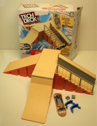 Spin Master Tech Deck Starter Kit (ramp Set And Board) Skateboard Finger Toys