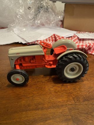 1/16 Ertl Ford 8n Tractor Vintage Red Gray Die Cast