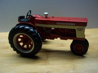 Ertl Diecast Mccormick Farmall 460 Diesel Tractor Toy Collectable 1/16