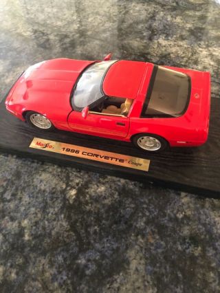 Maisto 1:18 Special Edition 1996 Red Corvette Coupe.