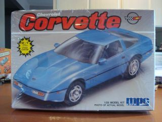 Mpc 1988 Chevrolet Corvette Coupe 2 In 1 Model Kit 6205 1/25 Scale Opened