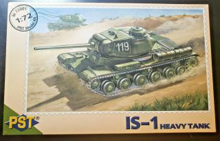 Heavy Iosif Stalin Tank Is - 1 Pst | No.  72001 | 1:72 Scale C) 2001 Military Model