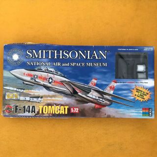 Smithsonian National Air/space Museum F - 14a Tomcat 1/72 Airfix 3056