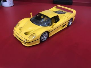 Maisto Special Edition 1995 Ferrari F50 1/18 Diecast Model Car Yellow