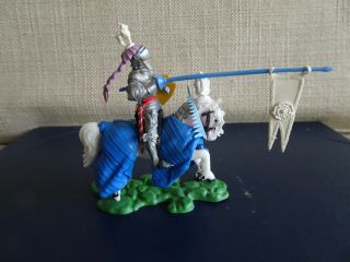 1/32 Swoppet Knight On White Horse