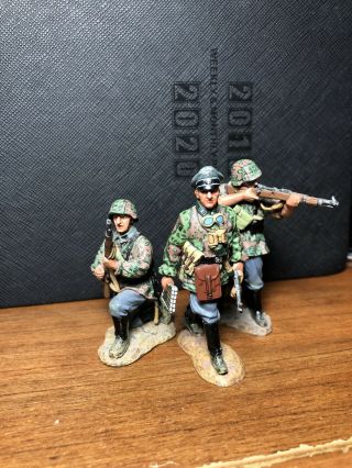 King And Country Waffen Ss Soldiers (retired) Officer And Two Riflemen