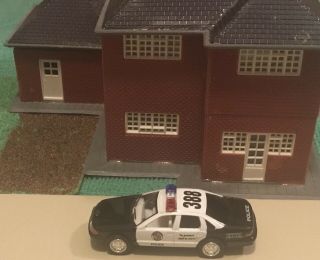 Kinsmart Black/white Police Chevy Caprice 1:86 Ho Scale Vehicle Pullback Action