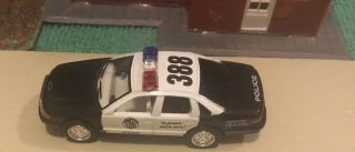 KINSMART Black/White Police CHEVY CAPRICE 1:86 HO Scale Vehicle PULLBACK ACTION 2