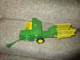 Farm Toy Tractor Pull Behind Attachment Ertl 1:16 Scale John Deere Hay Baler