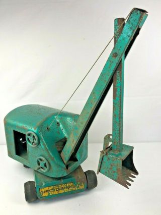 Vintage 1950s Pressed Steel Structo Construction Co.  Shovel Crane Digger Green