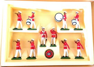 U.  S.  Marine Drum & Bugle Corps 10 Figurines 1:32 Scale.  Handpaint.  Britain’s 7305