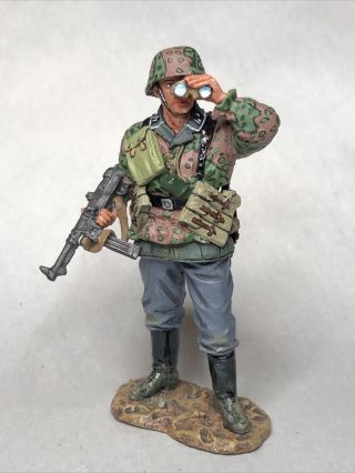 King & Country Waffen Ss German Ww2 Toy Soldier Looking Through Binoculars (13)
