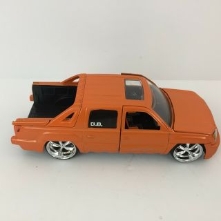 Jada Dub City Chevrolet Avalanche Toy Car 1/24 Scale Die Cast Truck Orange 2001