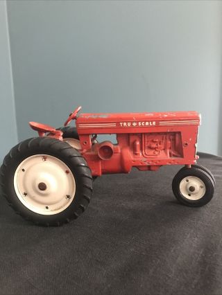 Vintage Metal Farm Tractor 1:16 Tru Scale Narrow Front Red
